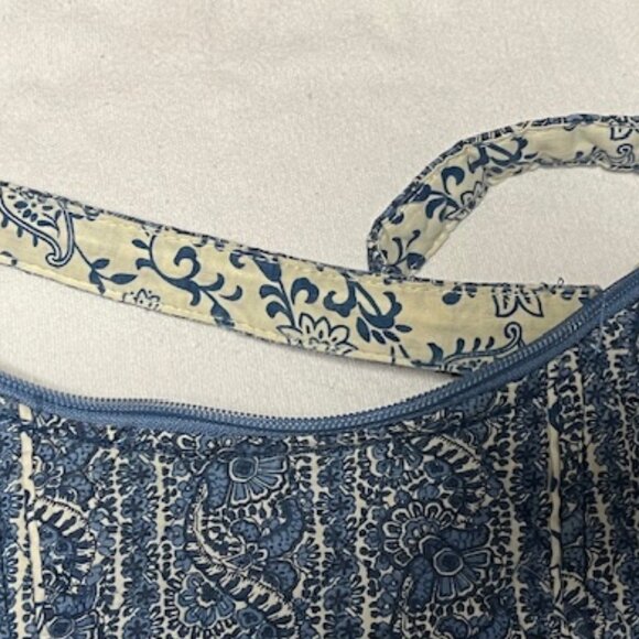 Lily Waters Expressions Quilted Floral Shoulder Zip Bag Blue White - Picture 14 of 16